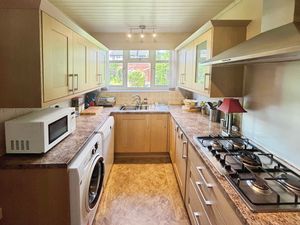 Kitchen- click for photo gallery